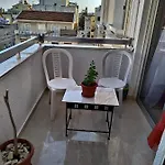Mikis' 1 Bedroom Near The And Center * Larnaca