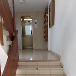 Mikis' 1 Bedroom Near The And Center *
