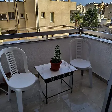 아파트 Mikis' 1 Bedroom Near The And Center *
