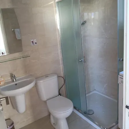 Mikis' 1 Bedroom Near The And Center Apartament