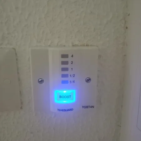 아파트 Mikis' 1 Bedroom Near The And Center