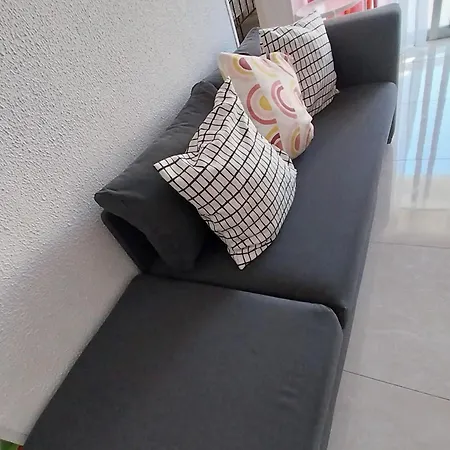 Mikis' 1 Bedroom Near The And Center Apartament *