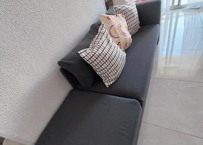 Mikis' 1 Bedroom Near The And Center Apartmán *