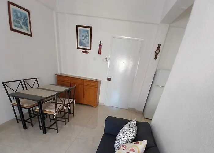 Appartement Mikis' 1 Bedroom Near The And Center Larnaca