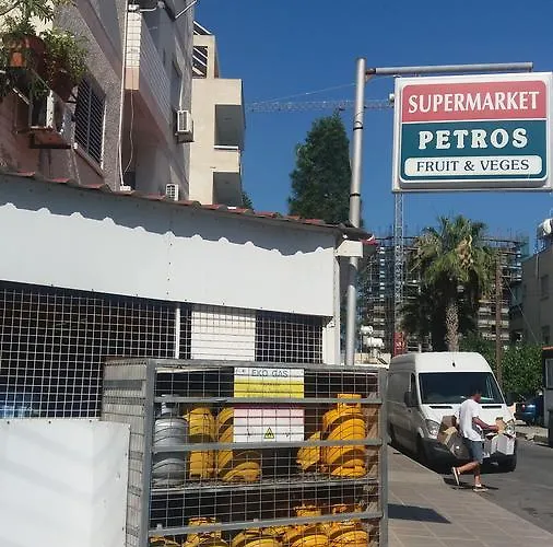 Appartement Mikis' 1 Bedroom Near The And Center *